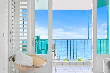 Bohemian Vibes - Beachfront Getaway+Parking San Juan