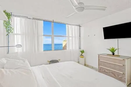 Bohemian Vibes - Beachfront Getaway+Parking San Juan 0*,